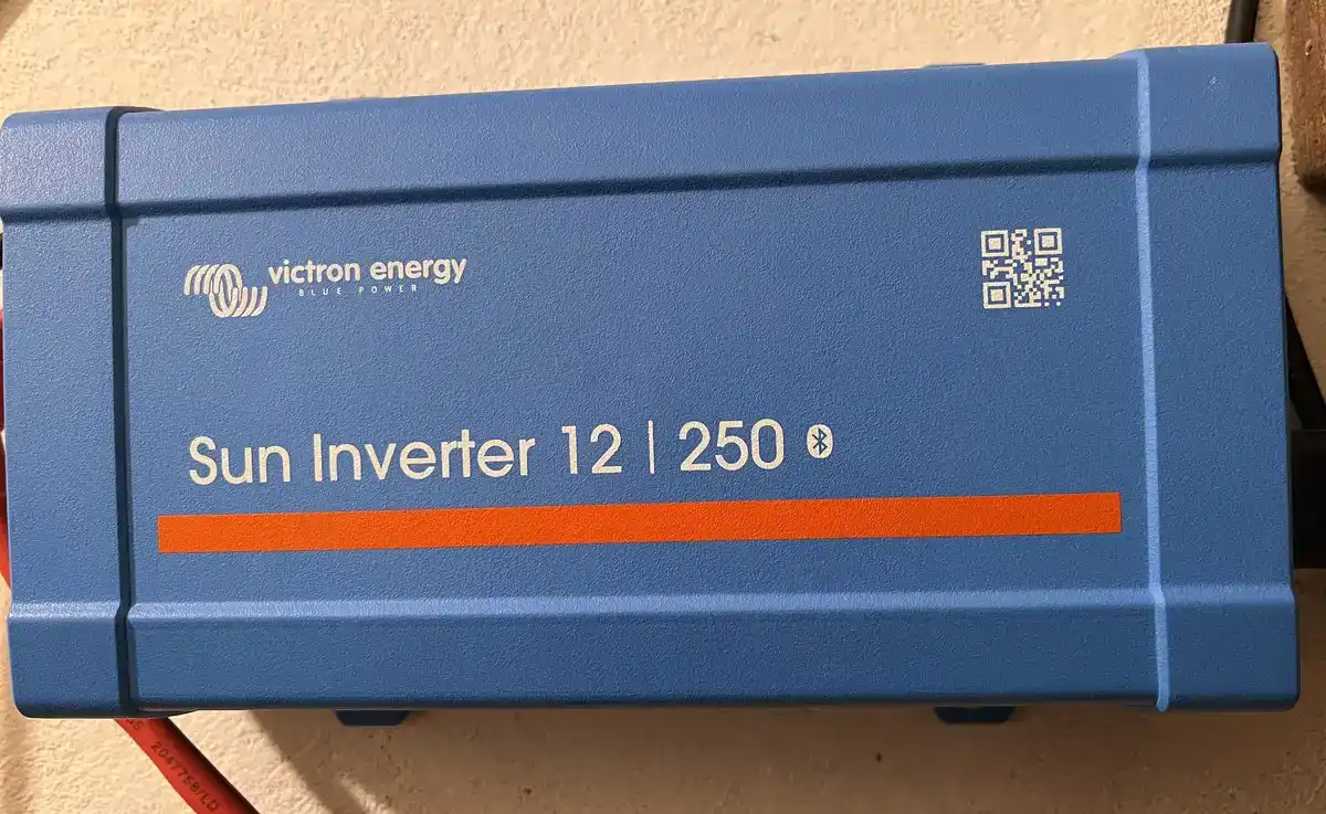 Can a small Victron inverter run a Mac mini? Measured