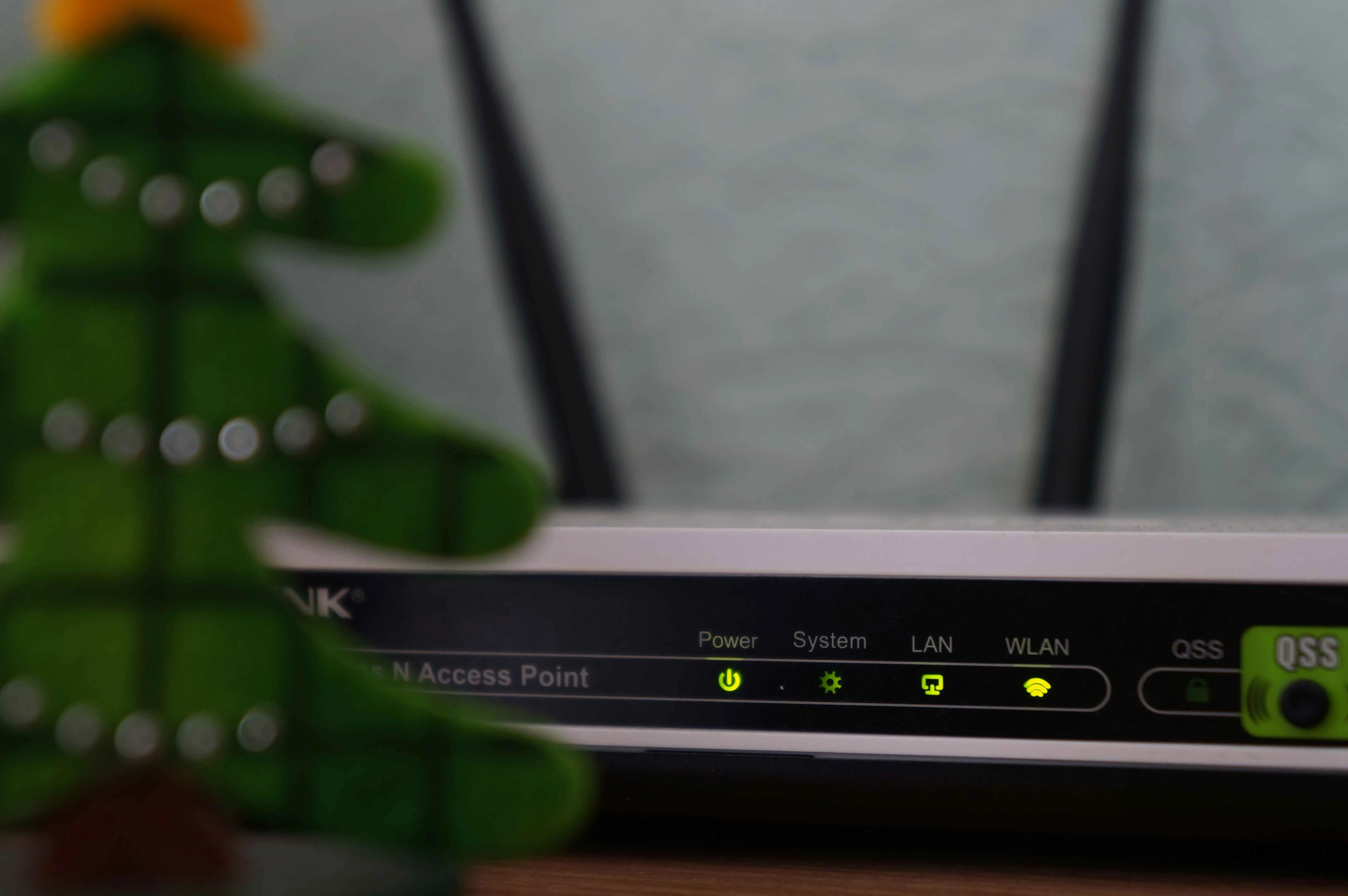 How to Power a Router with a Power Bank During Power Outages